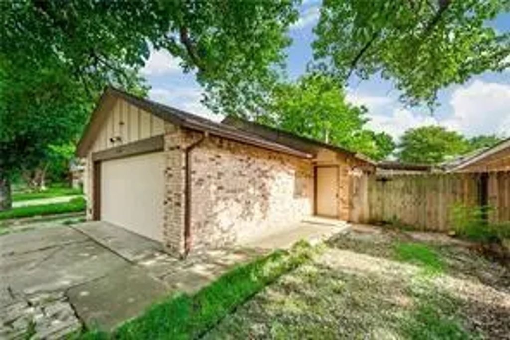 5406 Kingfisher Road, Garland