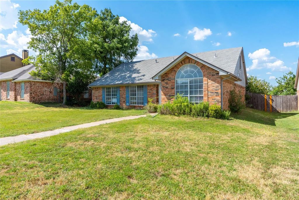 1417 Quail Crest Drive, Garland