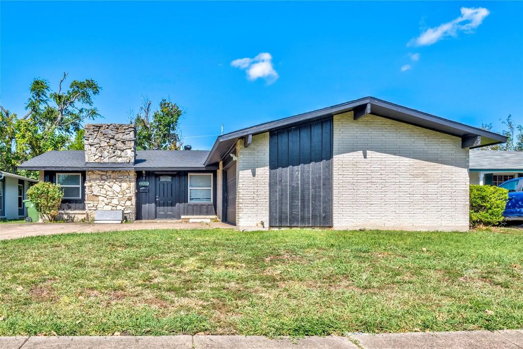 2305 Nottingham Drive, Garland