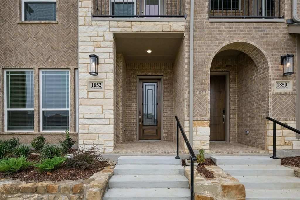 1852 Wittington, Farmers Branch