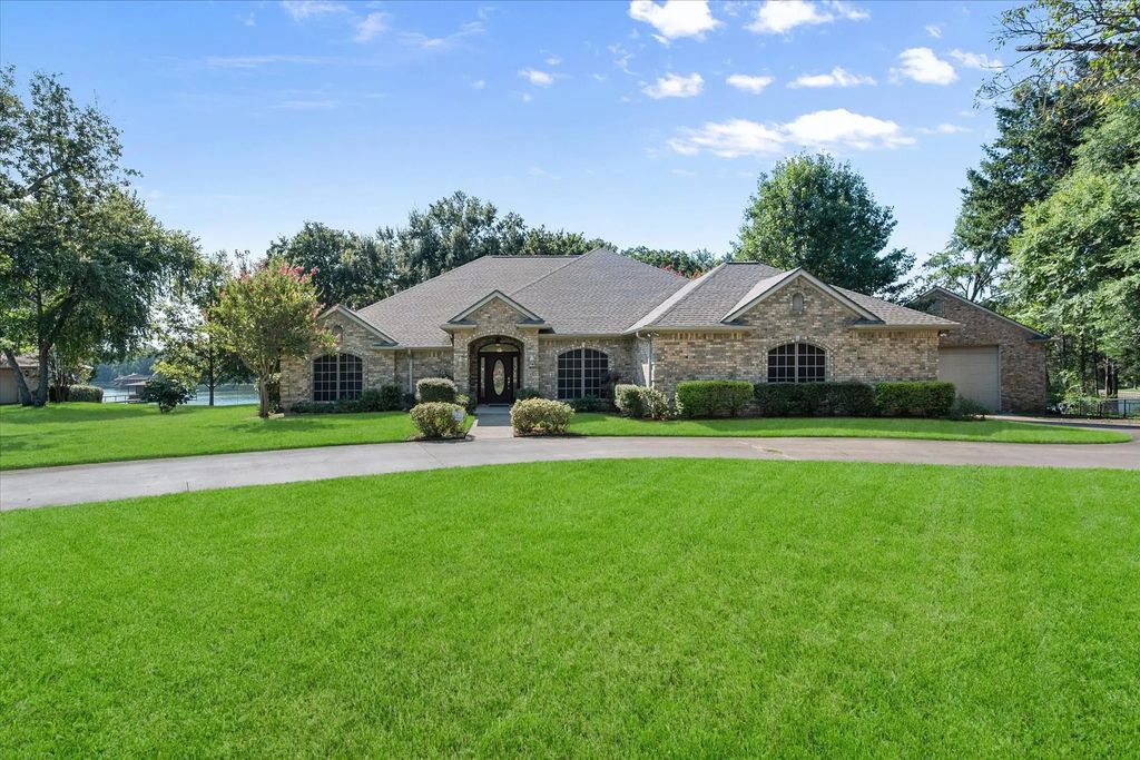 410 Hidden Oaks Lane, Corsicana