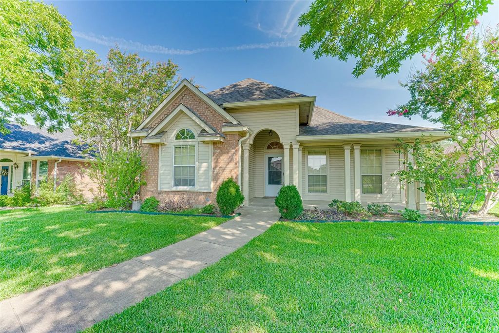 1202 Tad Street, Ennis