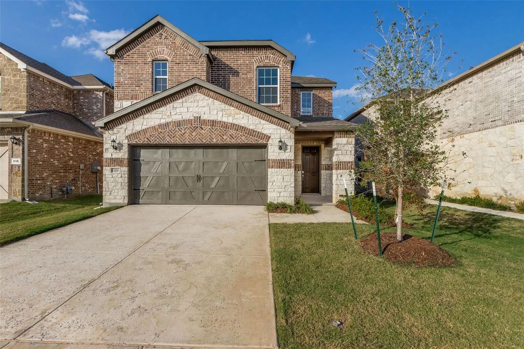320 Willowmore Drive, Little Elm