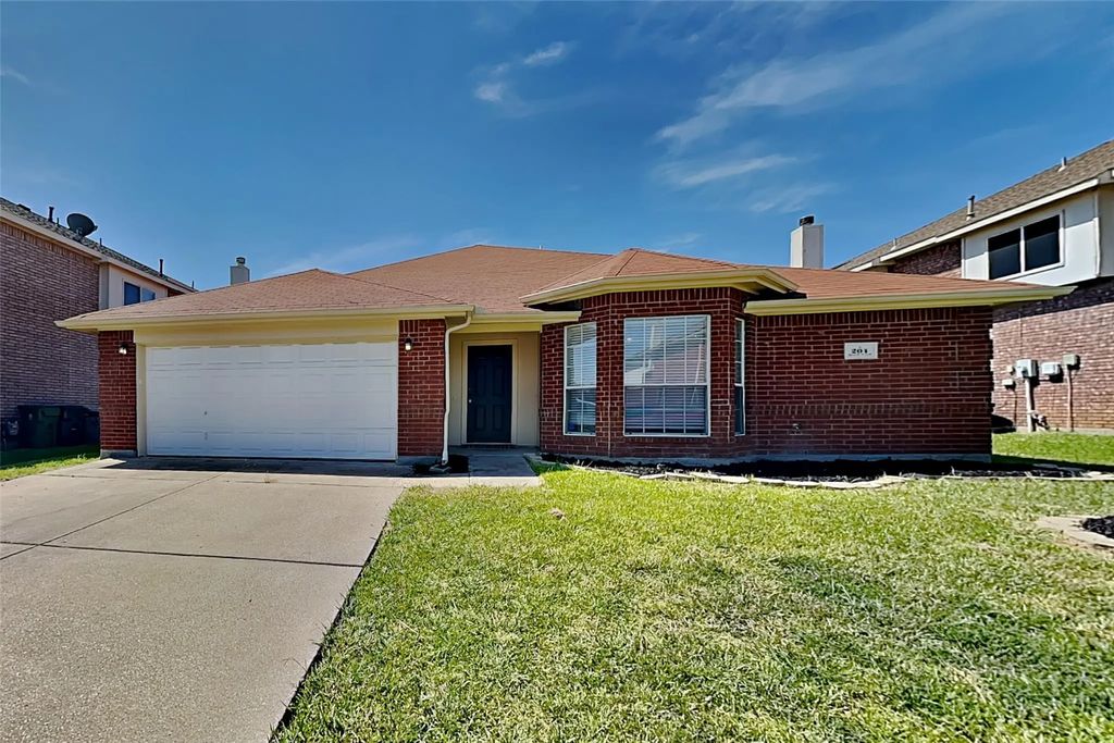 204 Quail Trail Lane, Arlington