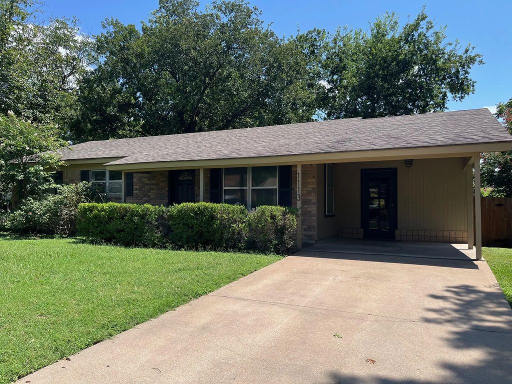 1113 Chester Street, Cleburne