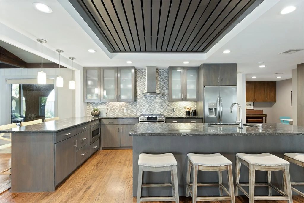 11207 Pinocchio Drive, Dallas