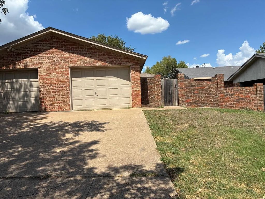10252 Maverick Drive, Fort Worth