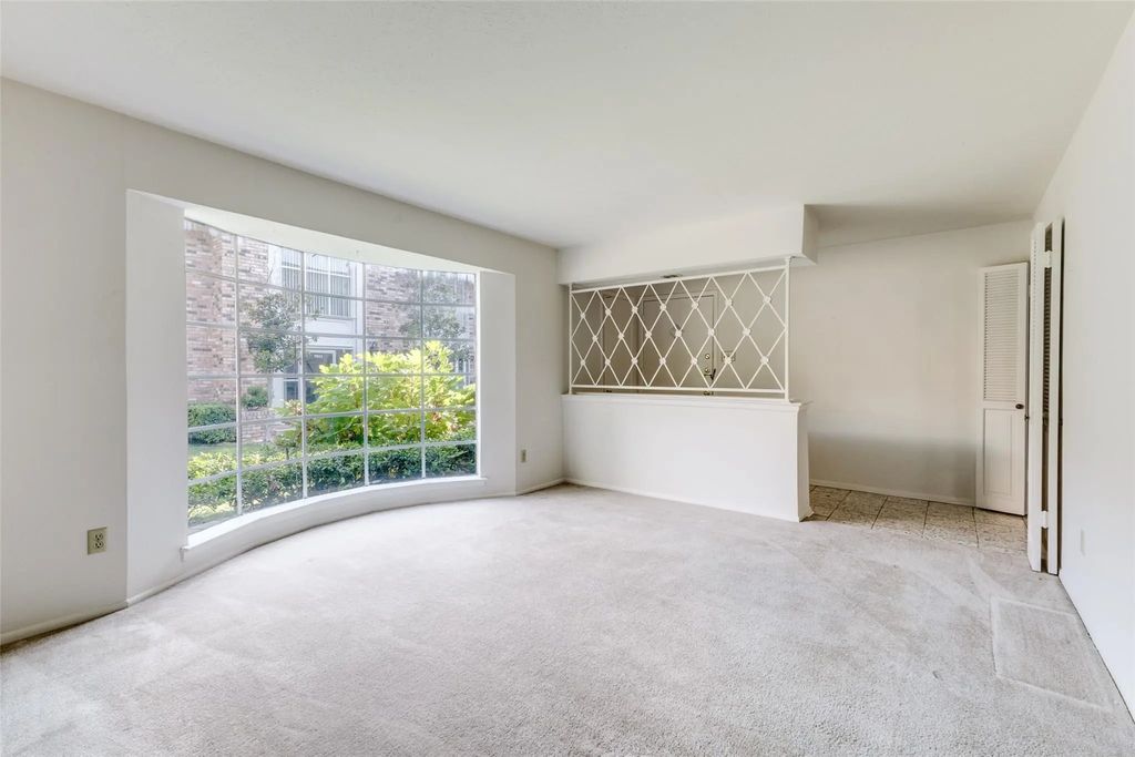 5835 E University Boulevard B, Dallas
