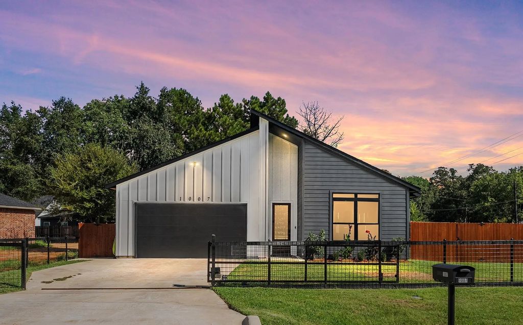 1007 Maloma Court, Tool
