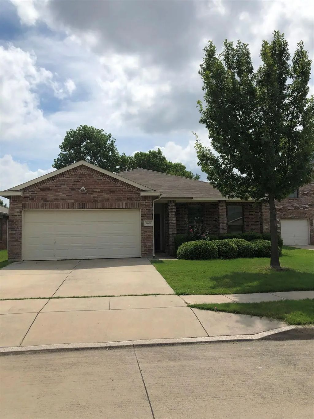 8616 Meredith Lane, Fort Worth