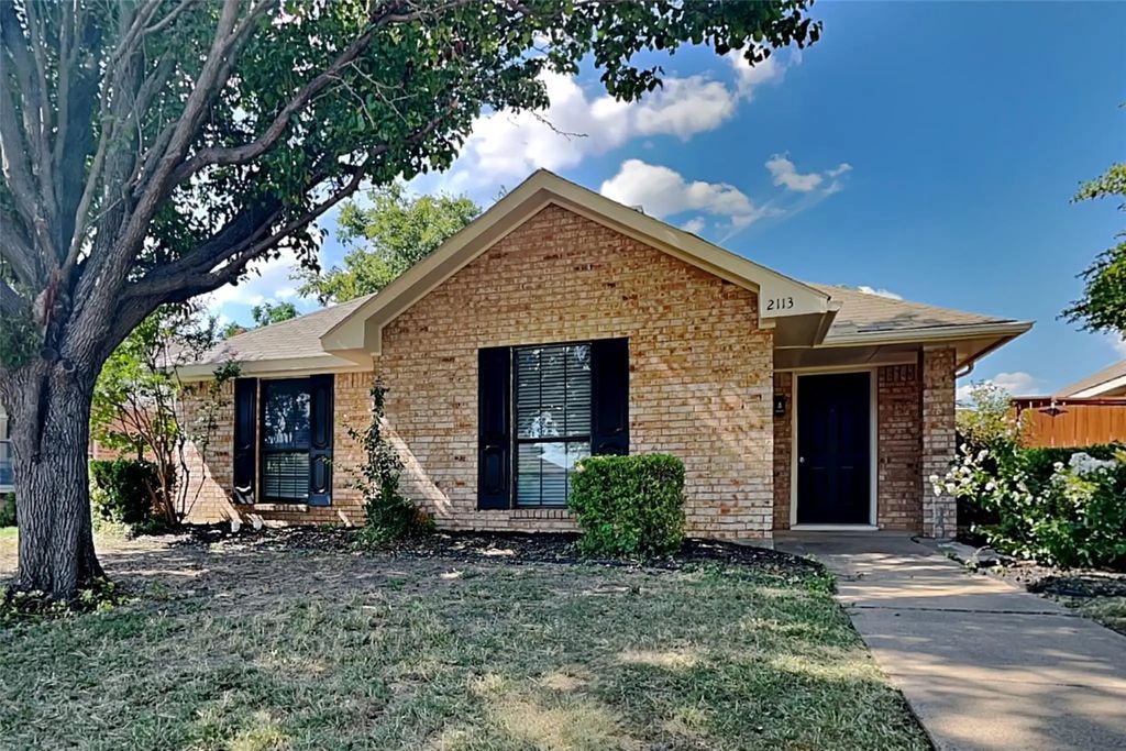 2113 Falcon Ridge Drive, Carrollton