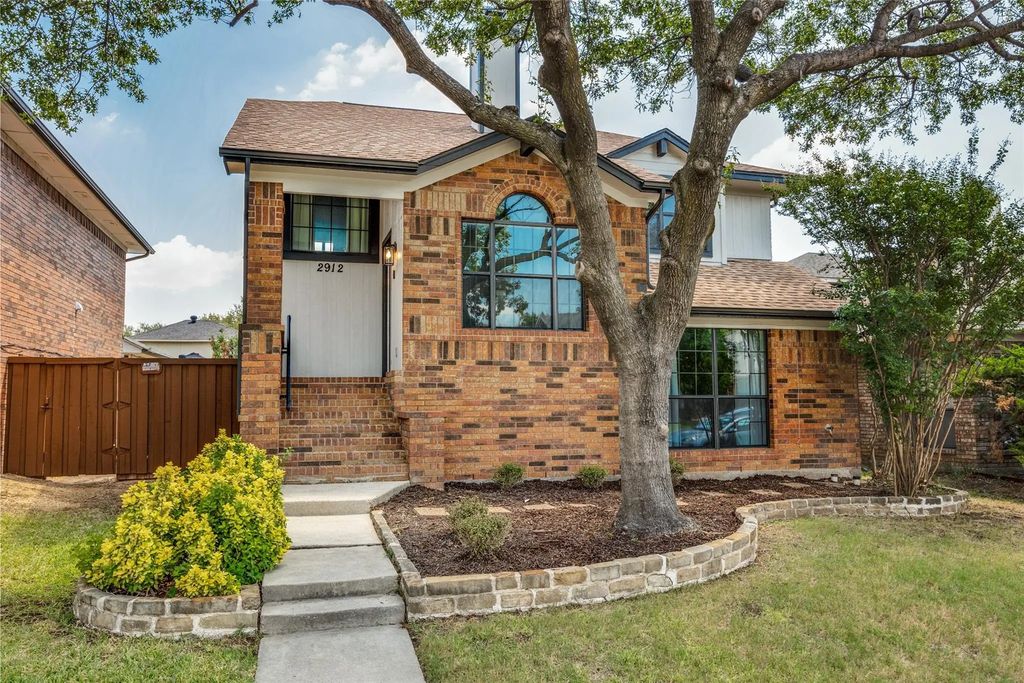 2912 Fort Point Lane, Carrollton