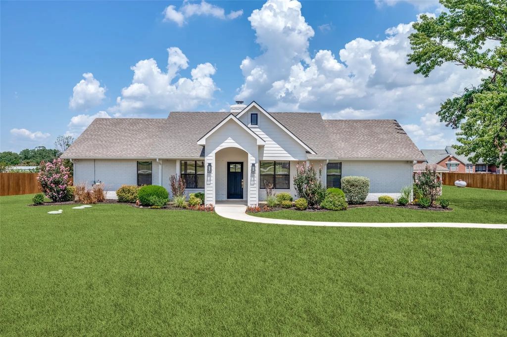 7630 Rhoads Road, Aubrey