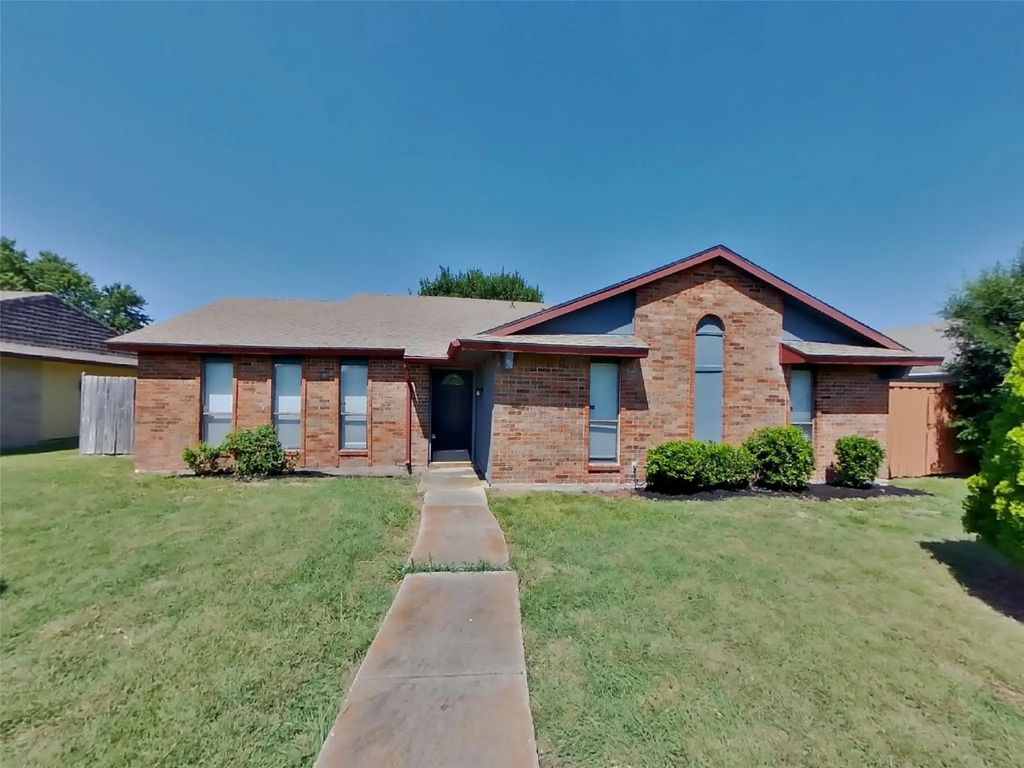 1901 Castle Drive, Garland