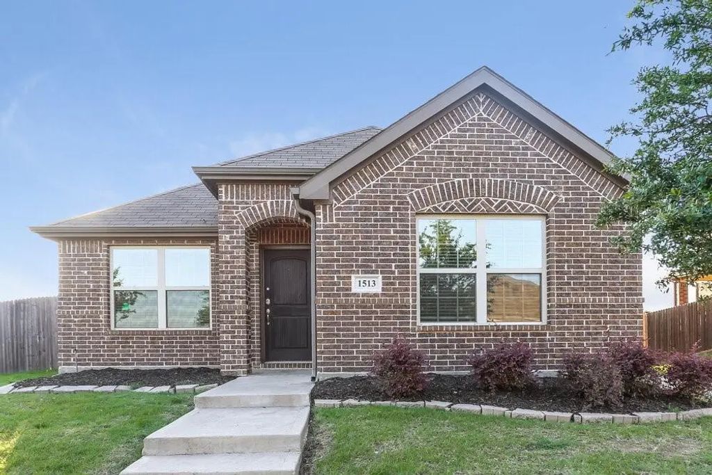 1513 Applegate Way, Royse City