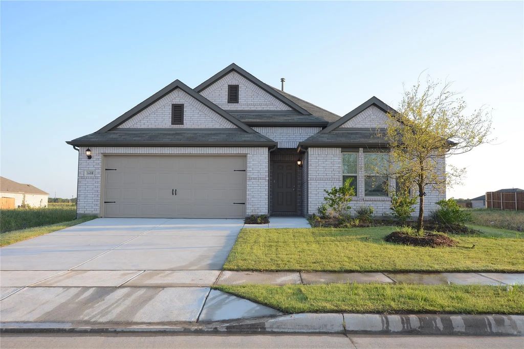 1608 Etosha Drive, Royse City