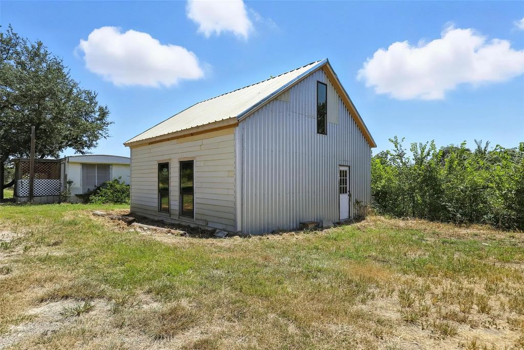 6717 W Highway 199, Springtown
