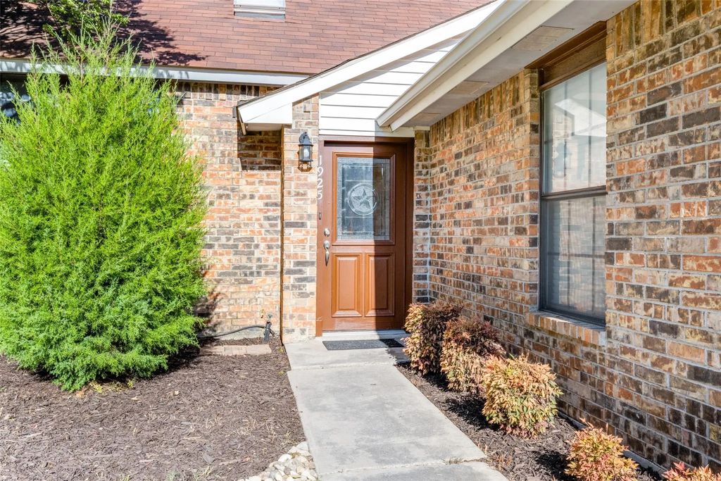 1925 Parkside Drive, Denton