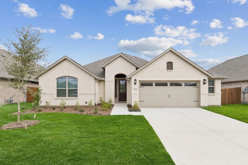 1862 Silver Birch Road, Waxahachie
