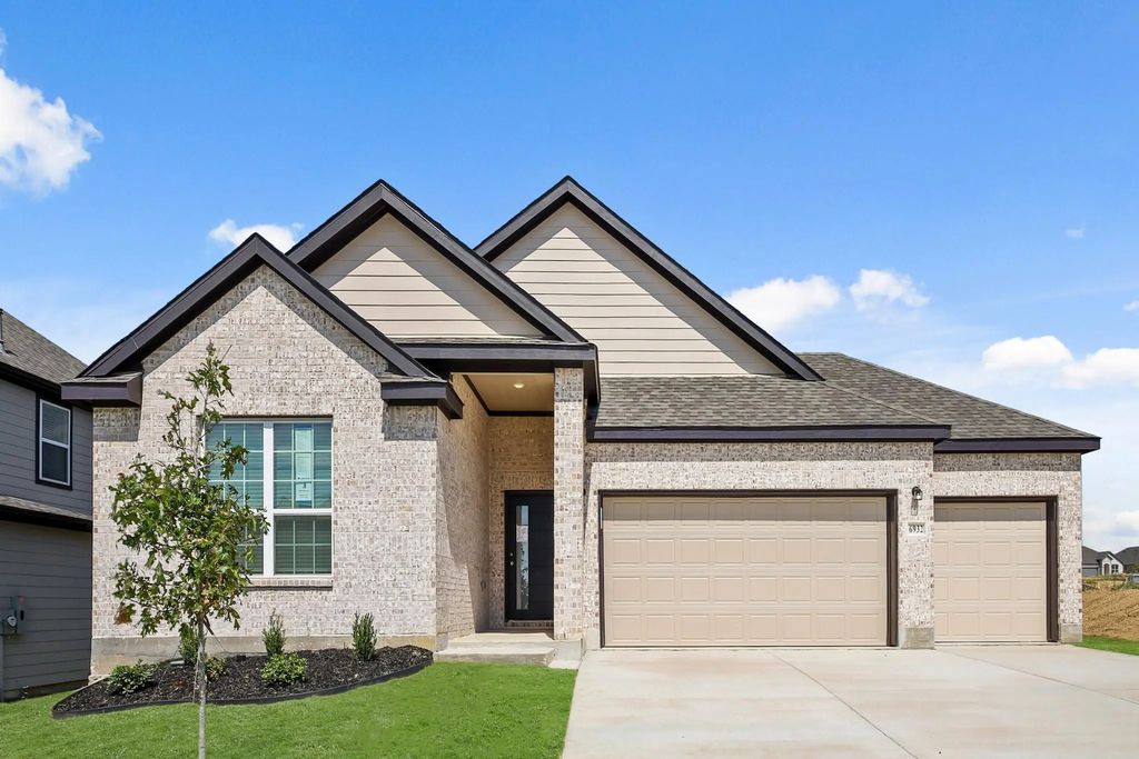 6932 Night Owl Lane, Fort Worth