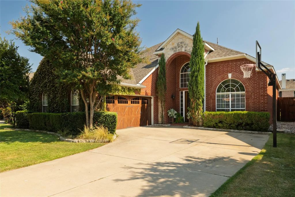 2204 Bayou Court, Keller