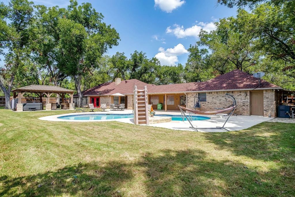 7303 Ravenswood Road, Granbury