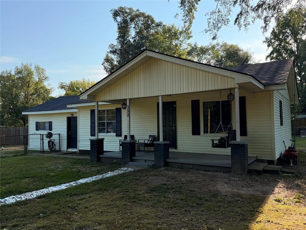 352 Post, Nash
