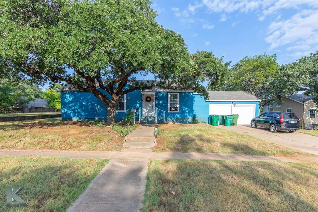 301 S Dixie Street, Eastland
