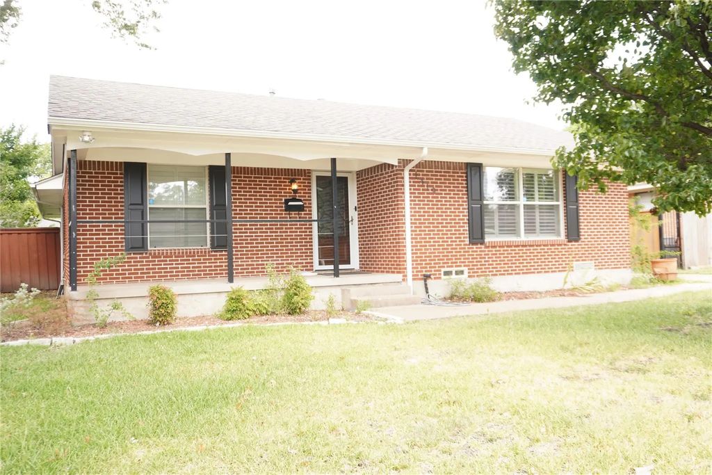 1419 Flamingo Lane, Garland