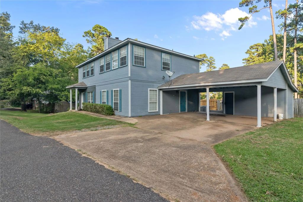 1601 Top Bluff Lane, Shreveport