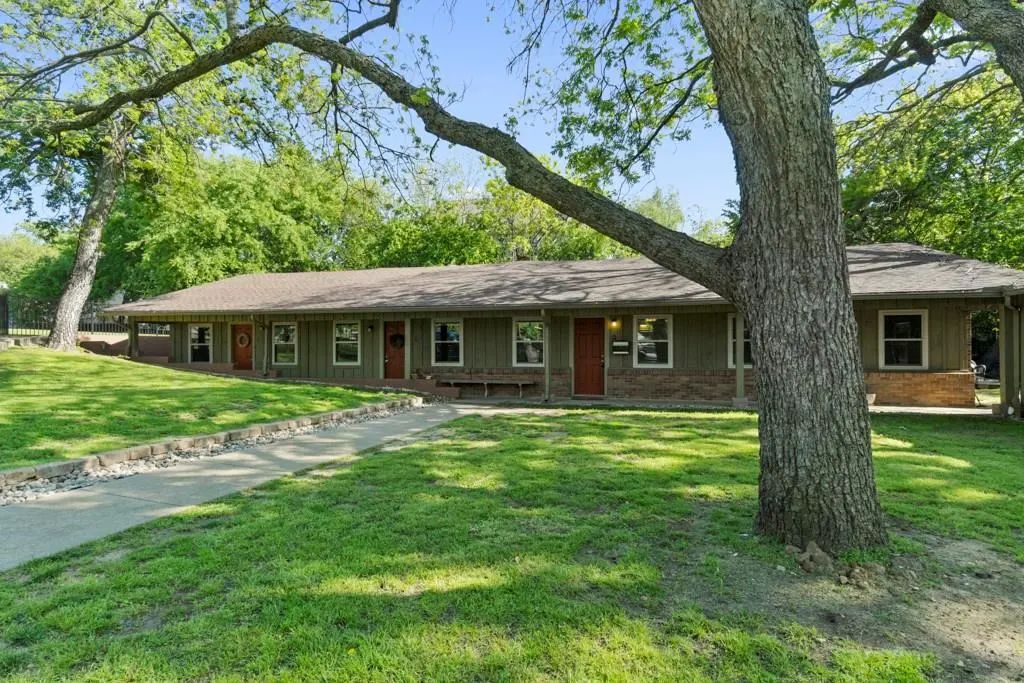 601 W College Street 3, Grapevine