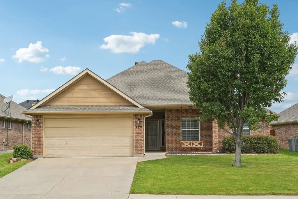 729 Evergreen Court, Burleson
