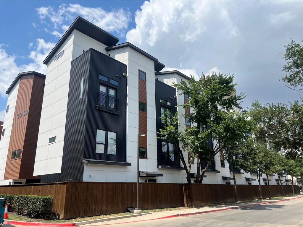 4208 Live Oak Street 104, Dallas