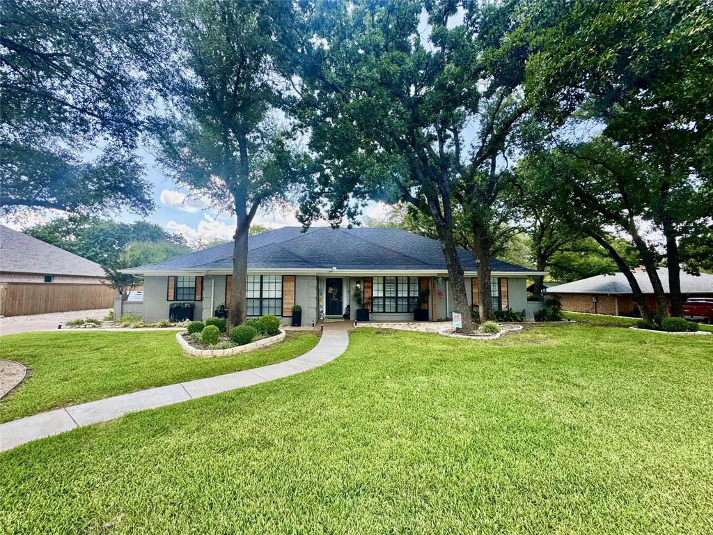 8502 Auburn Court, Granbury