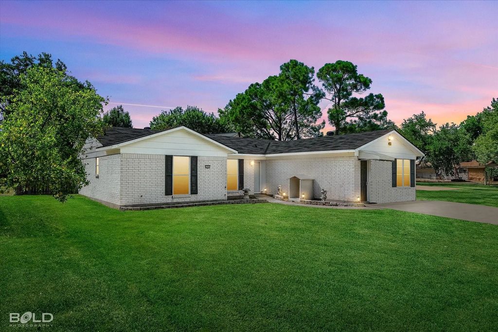 2500 La Vonne Circle, Bossier City