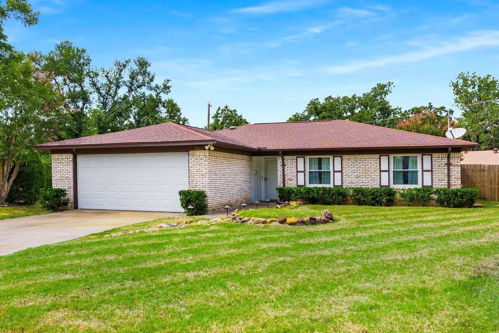 3213 Shere Circle, Irving