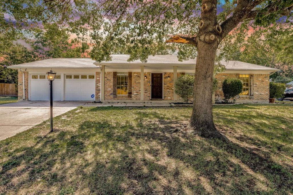 6513 Westrock Drive, Fort Worth