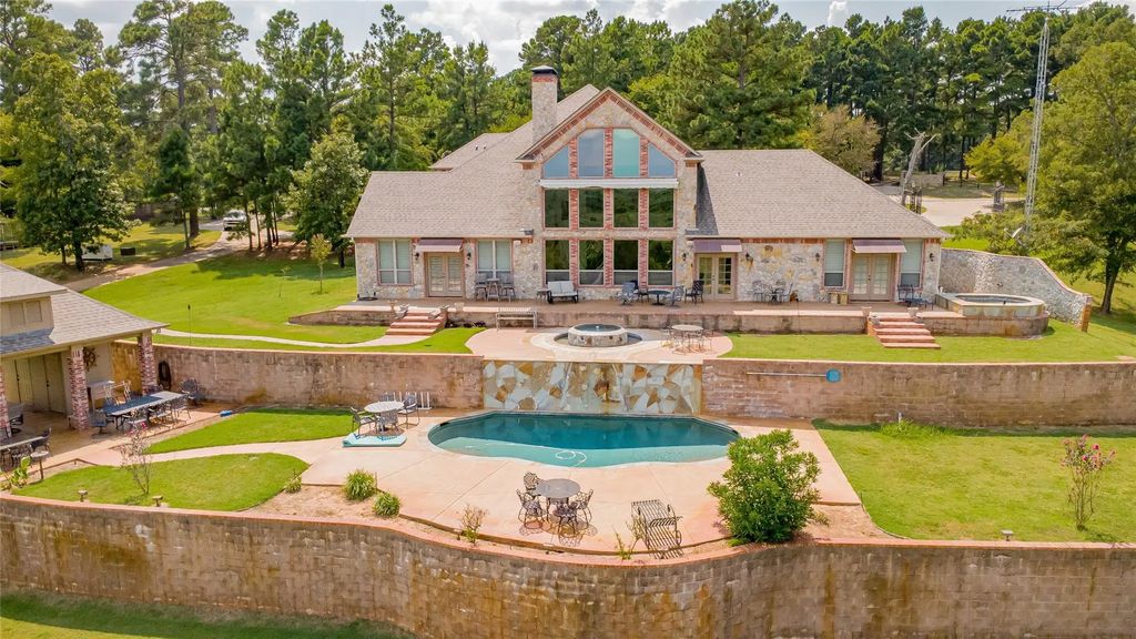 674 An County Road 404, Palestine