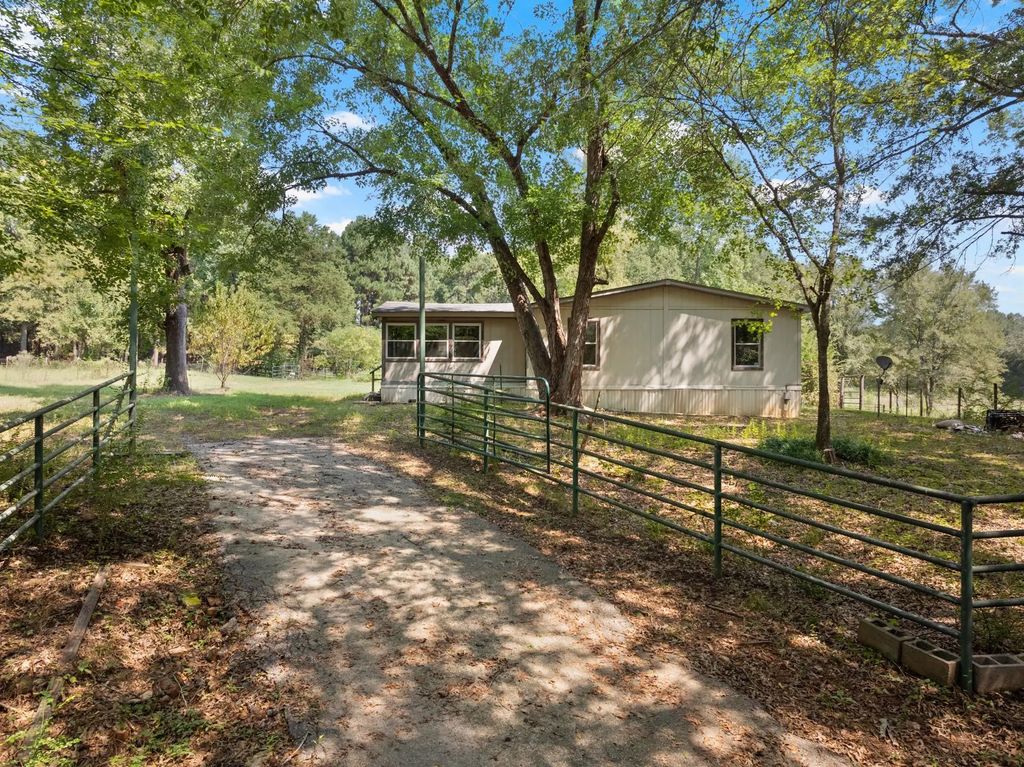 3926 Pignut Road, Gilmer
