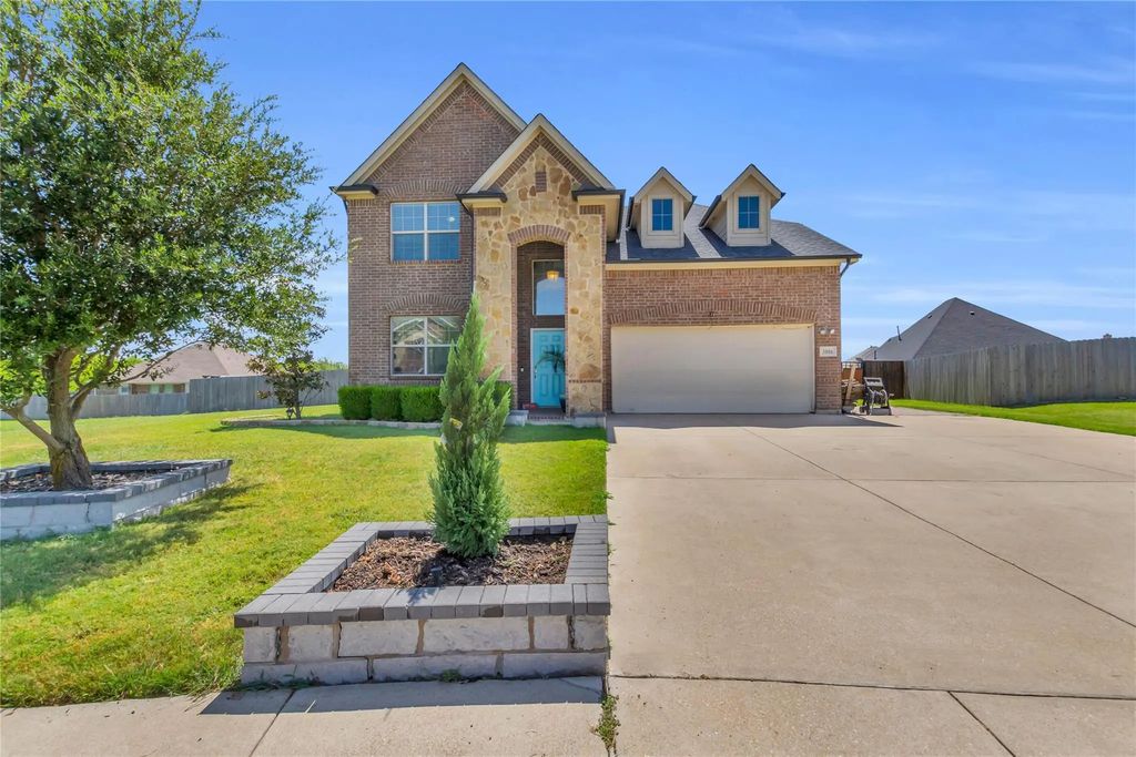 3006 Limestone, Forney