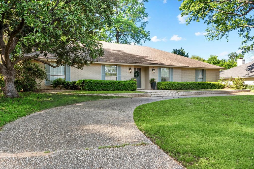 8621 Rampart Place, Shreveport