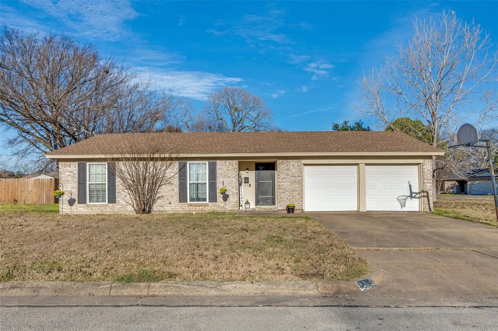 600 Sue Ann Lane, Burleson