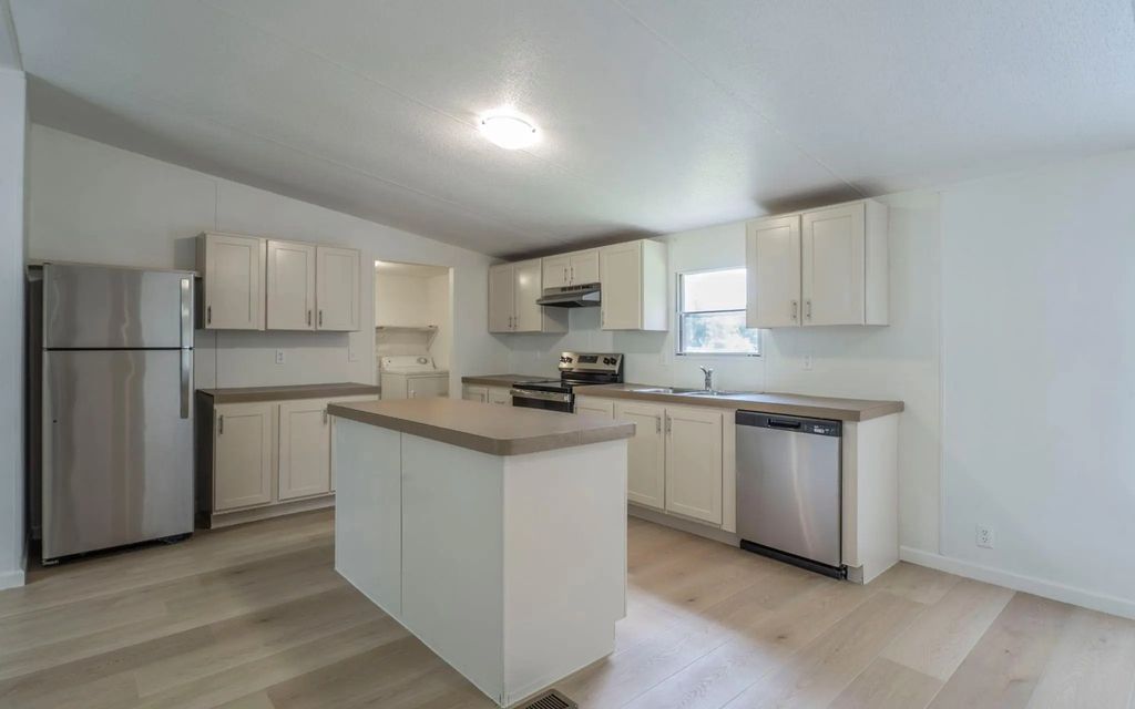502 Windy Lane, Southmayd