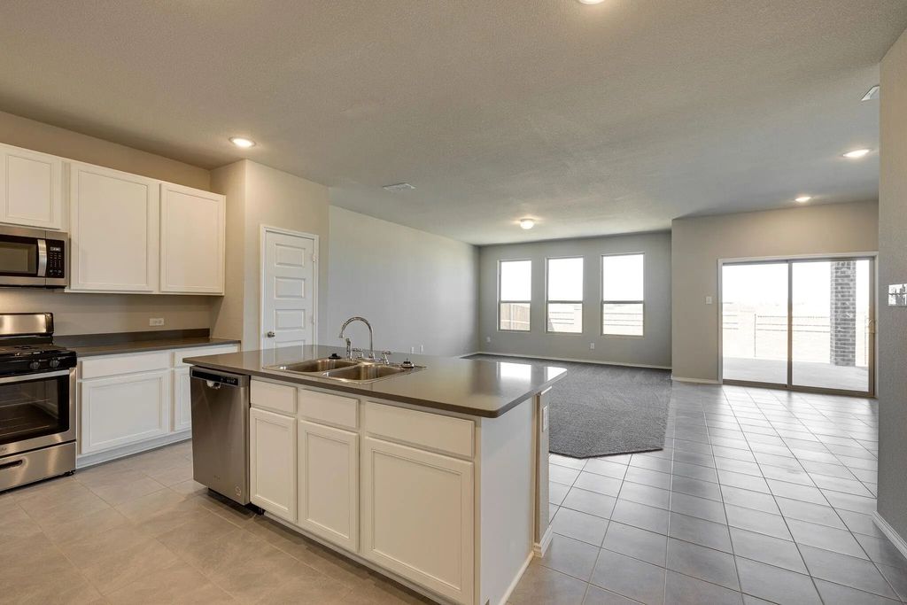 2028 Gill Star Drive, Haslet