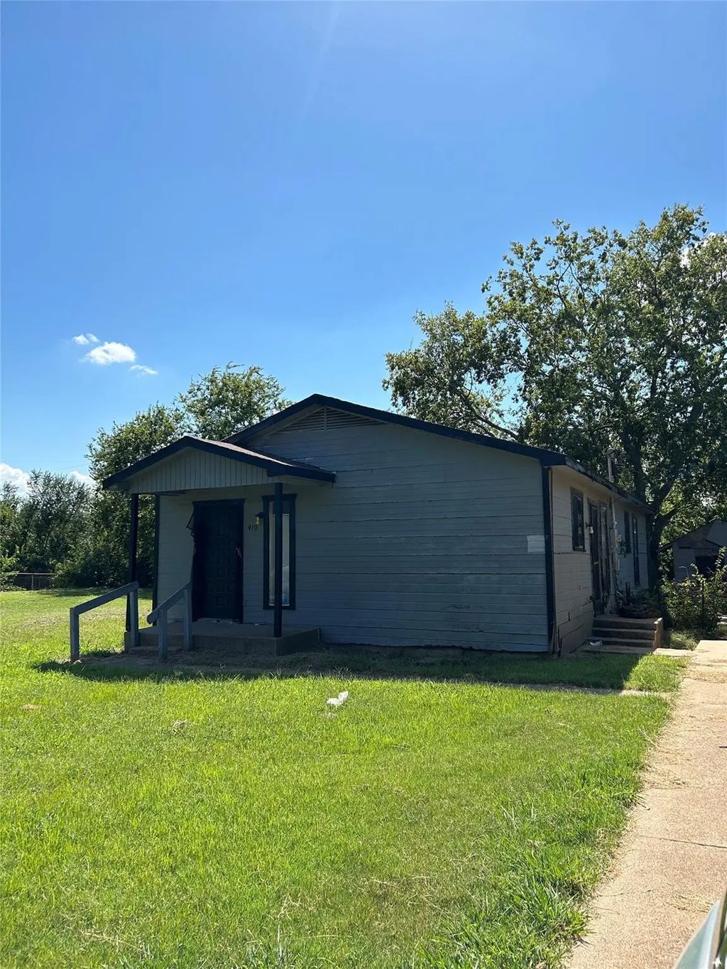 410 Bethlehem Street, Terrell