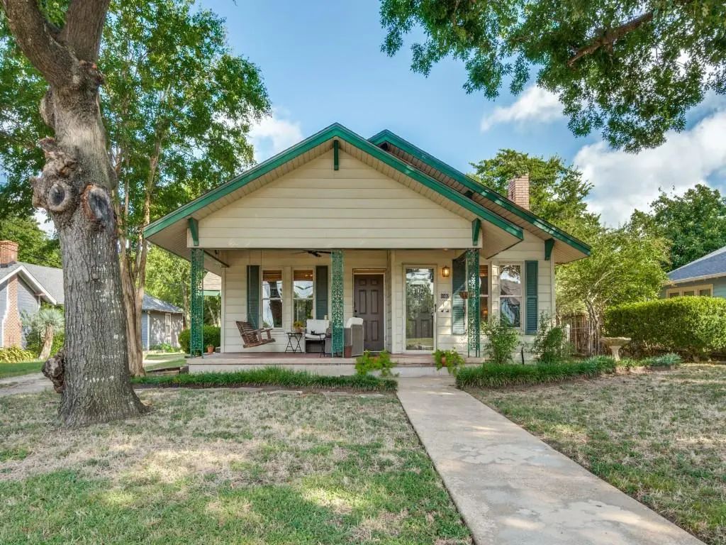 1107 E Marvin Avenue, Waxahachie