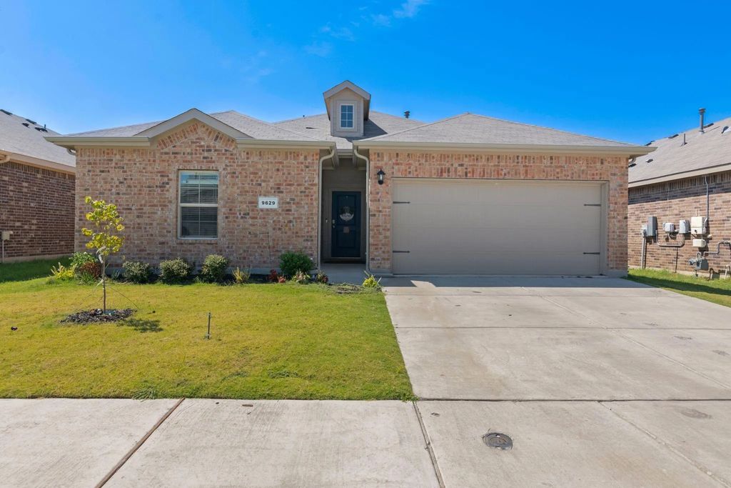 9629 Calhoun Falls Drive, Fort Worth