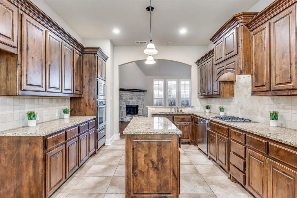 2608 Sir Wade Way, Lewisville