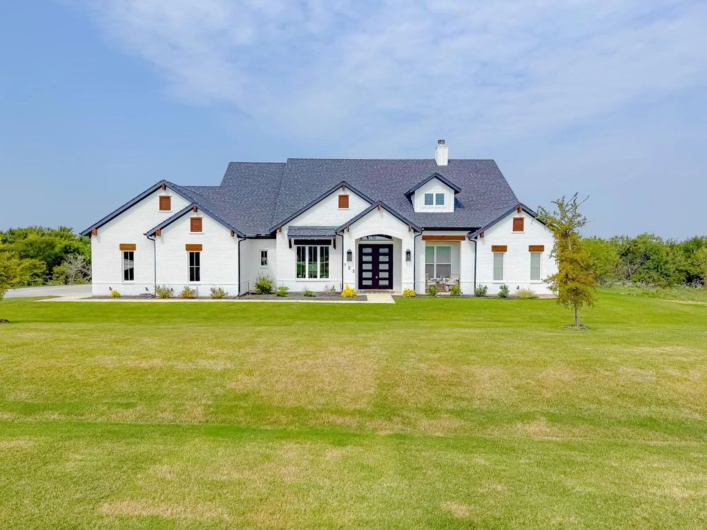 153 Barefoot Bay Boulevard, Corsicana