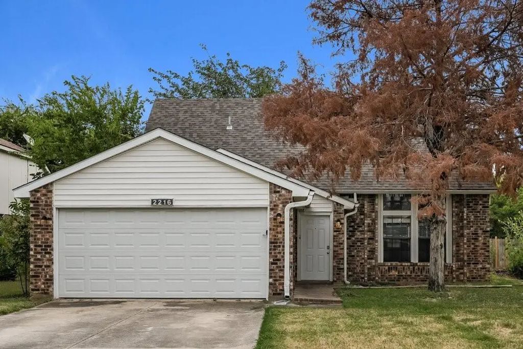 2216 Crestmeadow Street, Denton